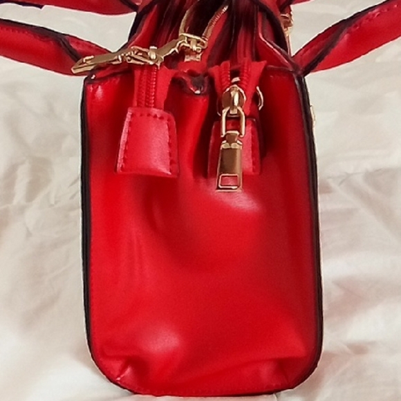 Elegant Red Handbag - Picture 6 of 12